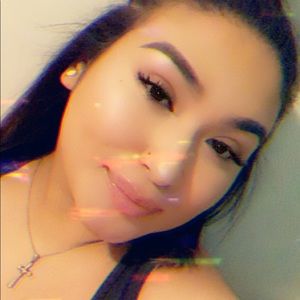 Meet your Posher, Alejandra